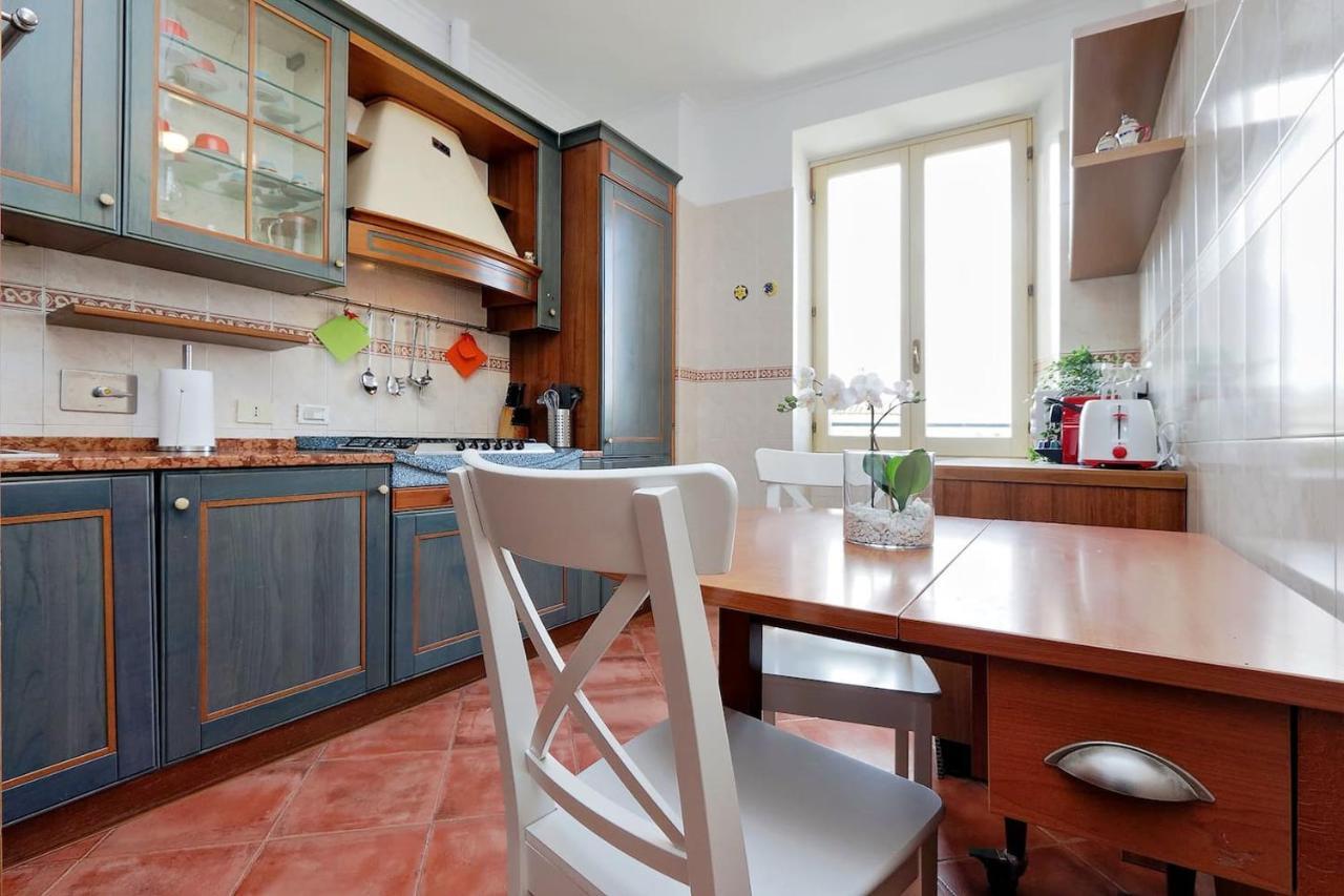 Colosseo Sunset Apartment Rzym Zewnętrze zdjęcie